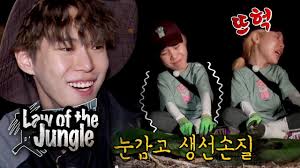 Law of the jungle ep 134 engsub full episode. Do Young And Jooe Are Cleaning The Fish Law Of The Jungle Ep 389 Youtube