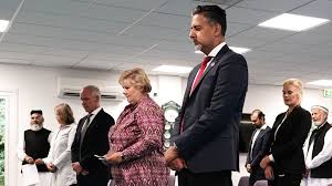 The light emitted by galaxies, and collected by our telescopes, carries a wealth of information about the physical properties of galaxies, and more in general about the properties of the universe. Erna Solberg Er 100 Halal Document