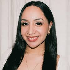 Karen Ramon's Instagram, Twitter & Facebook