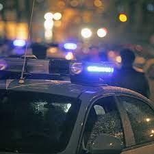 Napoli Cerca Di Rapinare L Orologio Di Un Turista Arrestato 19ennereport Campania Napoli Polizia Brutalismo