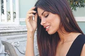 É também o sol de vitor kley. 33 Ideias De Carolina Loureiro Em 2021 Carolina Loureiro Loureiro Famosas Portuguesas