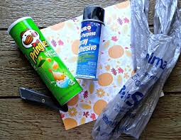 Please note that she has included a link to the tutorial where if you like you can purchase the instructions for $1 as a nice way of thanking her for all the work and effort she put into this project. Grocery Bag Dispenser Easy Diy Kitchen Project