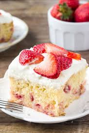 homemade strawberry cake just so tasty