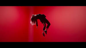 Cet ancien soldat gazé pendant la première guerre mondiale a adopté, dès son retour du front, une alimentation excluant les produits alimentaires industriels et recherchant la qualité nutritive des produits naturels. Christine And The Queens Saint Claude Clip Officiel Youtube