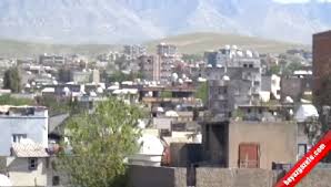 Sınır bölgesindeki şırnak'ın silopi ilçesine sevk edilen tank ve zırhlı araçlar mardin'in nusaybin ilçesinden geçti. Son Dakika Haberler Son Dakika Haber En Son Haberler Guncel Haberler