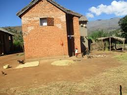 Epingle Par Tsiky Tour Madagascar Sur Maison Typique De Madagascar Maison Et Type De Maison