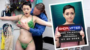 Shoplyfter - Conservative Girl Jade Valentine Shows her Slutty Side by  Stealing Dildo to Masturbate - Pornhub.com
