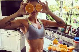 #elisabetta canalis #power thighs #sexy leggy #rocking body #great legs #great thighs #legendary body. Elisabetta Canalis Straff Wie Nie Nur 5 Monate Nach Der Geburt Gala De