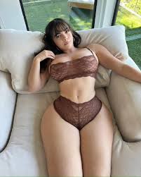 Salome Munoz on X: Im waiting for you! t.coxnBocK1wKQ  X