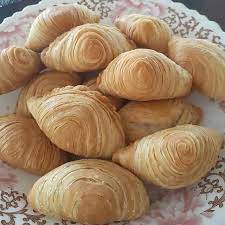 Sis damia.посмотреть клип и скачать бесплатно resepi karipap pusing isi kentang ayam rangup. Resepi Masakan On Instagram Nak Lagi Resepi Follow Je Dapurzulin Resepi Karipap Pusing Rangup Doh A Minyak 1 1 2 Cawan Tepung Gandu Delicious Food Pusing