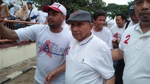 Usai beribadah, mereka menuju rumah rizieq shibab yang berjarak sekitar 15 menit perjalanan dengan mobil dari masjidil haram. Demo Berujung Rusuh Amien Rais Minta Aparat Tanggung Jawab Nasional Tempo Co