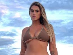 I parade my curves in bikinis - being a size zero doesnt make you happy  - Daily Star