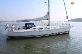 She's got all the comfort a family wishes, but can be transformed to a very sportive sailing yacht. X Yachts X 40 Segelboot Zu Verkaufen De Valk Jachtmakler