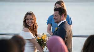 Meredith contracted the coronavirus on thursday's episode of grey's anatomy and had another dream featuring her late husband, derek, played by patrick dempsey. Greys Anatomy Staffel 14 Folge 24 Drei Hochzeiten German Deutsch Youtube