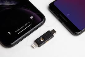 There's no need to unlock your phone, open an app, or type out a code. Yubikey 5ci Security Key Usb C Lightning At Reichelt Elektronik