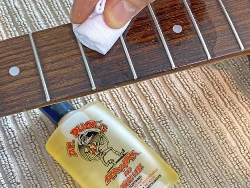 Dr Duck's Ax Wax - Cleaner & Fingerboard Conditioner - 4oz - 118ml