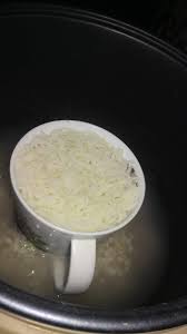 Masak air dalam panci nasi. Namakucella Masak Nasi Dalam Cawan