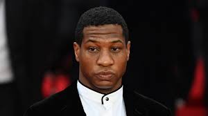 Jonathan Majors door nog twee exen beschuldigd van mishandeling