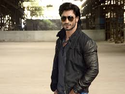 He started his career in bollywood with the some interesting facts about vidyut jammwal. Vidyut Jamwal Height Weight Family Net Worth Wife And More