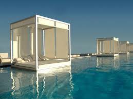 Transformer Les Espaces Exterieurs Grace A Un Lit De Jardin Design Design Feria