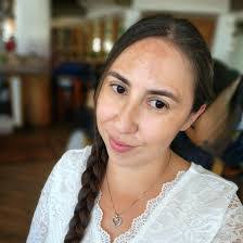 Sara Arellano's Instagram, Twitter & Facebook