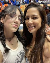 Alexandra Lúgaro added a new photo — at...