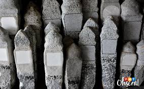 Apek Batu Nisan Granit Temui Penghujung Tiada Pengganti Free Malaysia Today Fmt