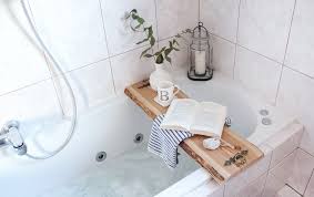 Diy Badewannenablage Aus Holz Selber Machen Wohnklamotte Badewanne Ablage Badewannenauflage Holzbadewanne