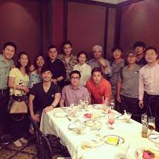 Pogi ka na ehhh lee min ho bakit nag plastic surgery ka pa haystt bwiset,, bawas pogi points… jerry yan padin to whoooooooooooooooooooooooooooooooo. Lee Min Ho Family Public Figure Photo