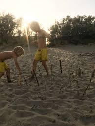 Strand Urlaubspiel Spiele Fur Familien Mit Bildern Strandspiele
