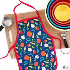 Draw an oval shape with a flat bottom and. 13 Free Apron Patterns For Women Men And Kids