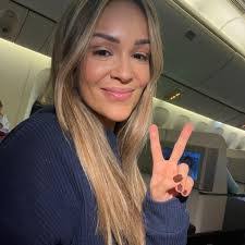 Amanda Caster's Instagram, Twitter & Facebook