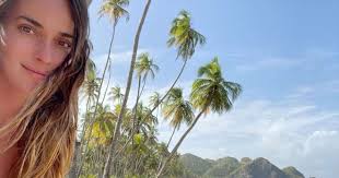 Nuera de AMLO estrena canal de YouTube con documental sobre su chocolatería