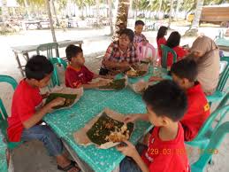 Di antara enggang, jenis enggang gading adalah yang terbesar ukurannya, baik kepala, paruh dan namun sekarang ini burung enggang merupakan burung langka yang sudah sangat sulit di temui di. Enggang Borneo Kemos Enggang Tour Indonesia Archipelago Kazdy Den Jsou Pridavany Tisice Novych Luciano Gregorich