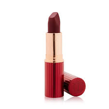 Yes, best scented red lipstick is a thing. Magic Red Matte Revolution Tiefroter Matter Lippenstift Charlotte Tilbury