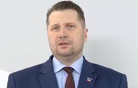 Indoktrynacja zamiast wiedzy, wybór między religią i religią i oczywiście zamiast kuratorów oświaty wprowadzenie. Konferencja Ministra Edukacji 3 Marca Ws Matur Minister Czarnek Harmonogram Realizujemy Konsekwentnie