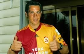 #galatasaray #fenerbahçe #fırataydınus #vargalatasaray fenerbahçe maçında fenerbahçe'nin kazandığı penaltı pozisyonu için var incelemesini içeren görüntüler. Firat Aydinus Melo Ya Kufur Mu Etti