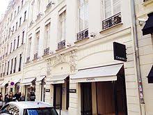 Das haus chanel lebt im rhythmus der neun pro jahr zu fertigenden kollektionen. Chanel Wikipedia