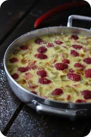 Clafoutis De Rhubarbe Et Framboises Recettes De Cuisine Recette Clafoutis Clafoutis Rhubarbe