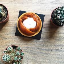 La Derniere Creation De La Patisserie De Chez Cyril Lignac Tarte A L Abricot Creme De Nougat Usualsunday Patisser Tarte Aux Abricots Abricot Cyril Lignac