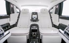 Rolls royce phantom is available in 17 colours also. Rolls Royce Phantom Serier 2 Interior Vip Chauffeur Service In London And Uk Wide Picture Of Eg Chauffeurs London Uk Wide Tripadvisor
