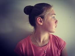 Lara Collins (@LaraCollins0404)