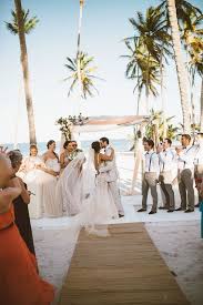 Canva ti consente di accedere a un'ampia selezione di fantastici layout e modelli di partecipazioni di matrimonio progettate da professionisti. Matrimonio Sulla Spiaggia Come Vestirsi 30 Idee Shopping