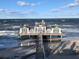 Rügen ist die größte und schönste insel deutschlands und hat für jeden geschmack etwas zu bieten, egal ob klassischer badeurlaub und strandurlaub oder flexibler kurzurlaub. Entdecken Sie Jetzt 11 Insider Tipps Fur Rugen Optimal Fur Die Ganze Familie Interdomizil Reisemagazin