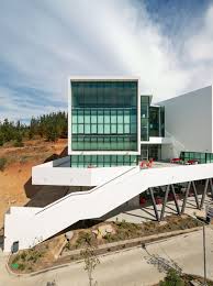 Od njihovo četvero djece, jedna djevojčica je retardirana, a dvoje, umjesto da se školuju. Medical Technology Career Building Pucv University Juan Pavez Aguilar Y Jose Requesens Aldea Archdaily