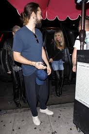 In pounds, he has the body weight of 165 lbs. Who Is Tom Kaulitz Dating Tom Kaulitz Girlfriend Wife