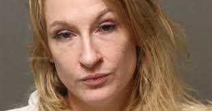 Lynn Loflin's Instagram, Twitter & Facebook