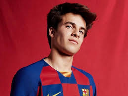 Riqui puig prefers to play with right foot. Riqui Puig Biography Age Height Girlfriend Net Worth Wealthy Spy