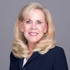 Karen Baxter's Instagram, Twitter & Facebook