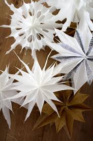 Im Letzten Advent Habe Ich Die Wunderschonen Und Dabei Mega Einfachen Sterne Aus Butterbrottuten Basteln Weihnachten Weihnachtsbasteln Weihnachtsstern Basteln